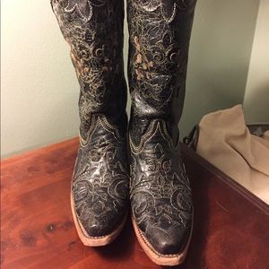 Black leather Corral Vintage western boots